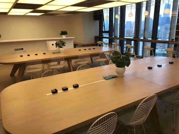 簡約辦公室裝修，高效美學辦公空間